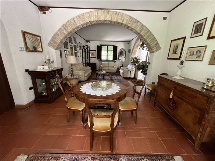 Image No.20-5 Bed House for sale