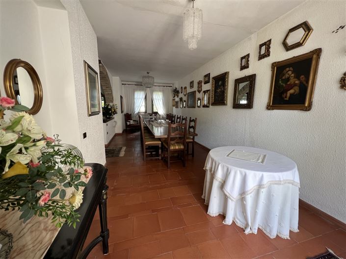 Image No.25-5 Bed House for sale