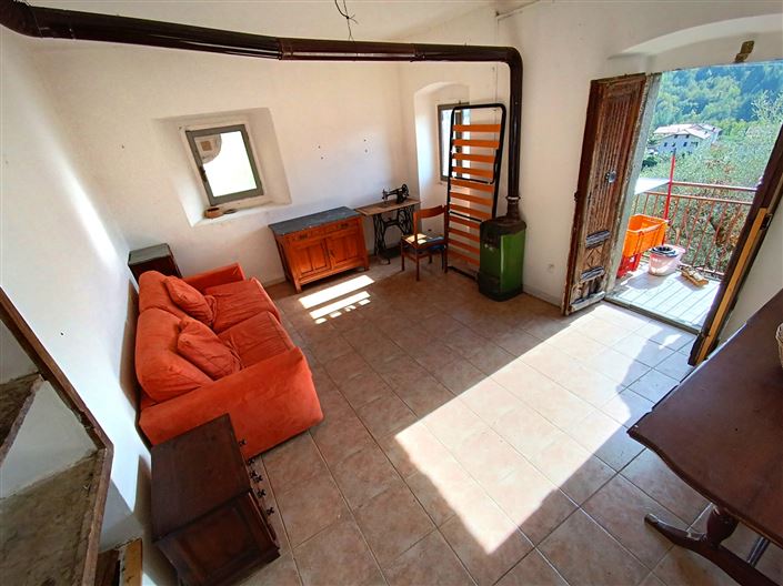 Image No.17-5 Bed Country House for sale