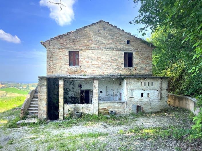 Image No.8-5 Bed Country House for sale