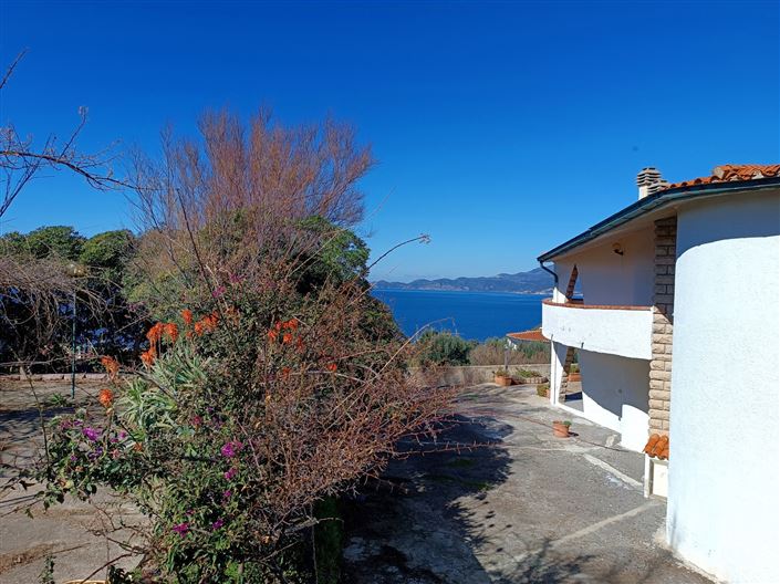 Image No.13-6 Bed House for sale