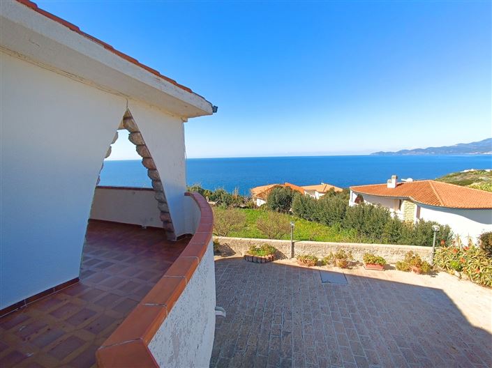 Image No.9-6 Bed House for sale