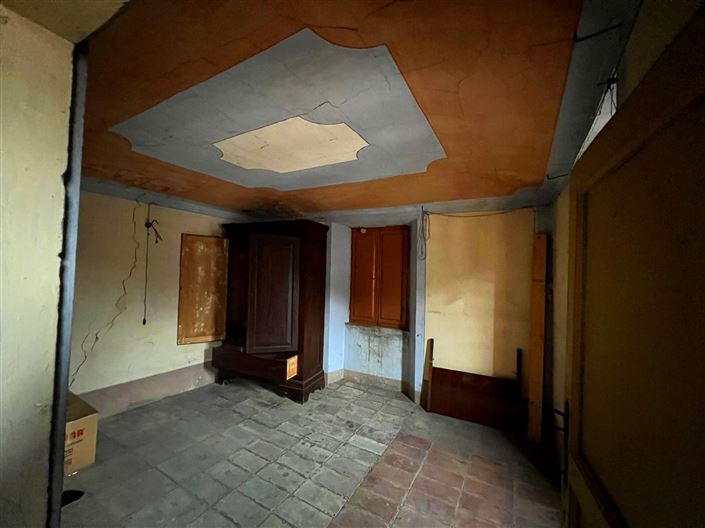 Image No.10-4 Bed House for sale