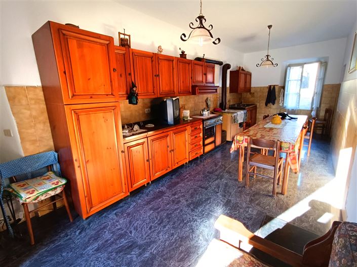 Image No.17-5 Bed Country House for sale