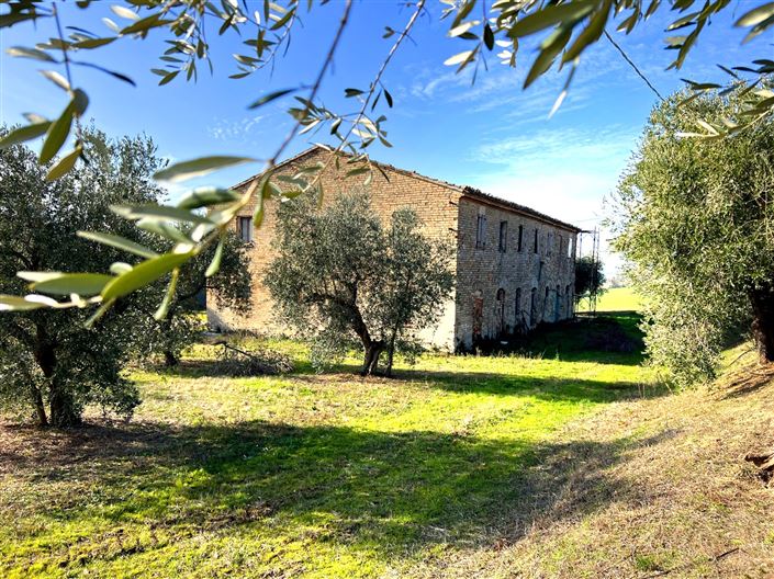 Image No.1-5 Bed House for sale