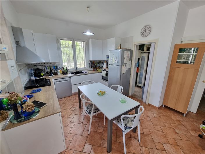 Image No.11-3 Bed House for sale