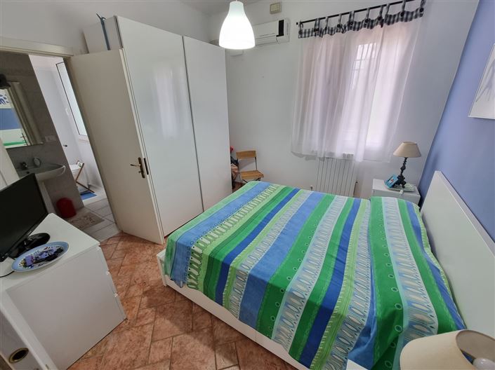 Image No.20-3 Bed House for sale