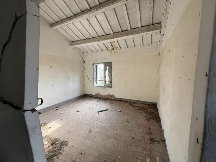 Image No.20-4 Bed House for sale