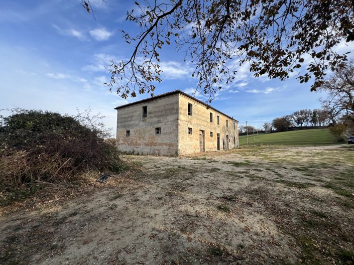 Image No.25-4 Bed House for sale