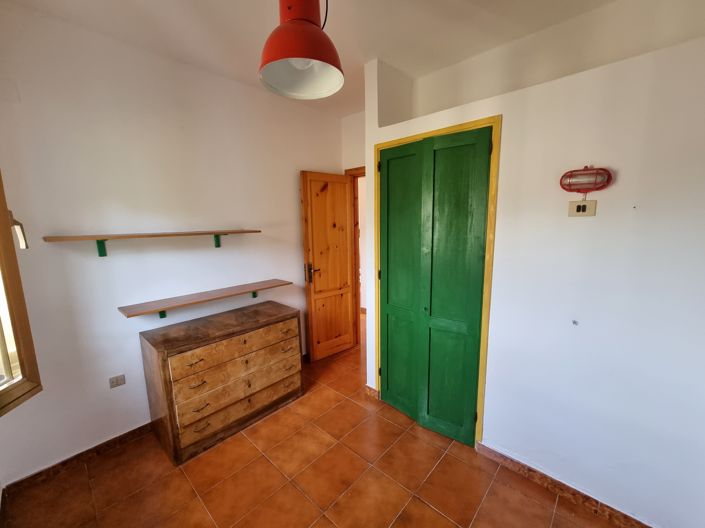 Image No.15-6 Bed House for sale