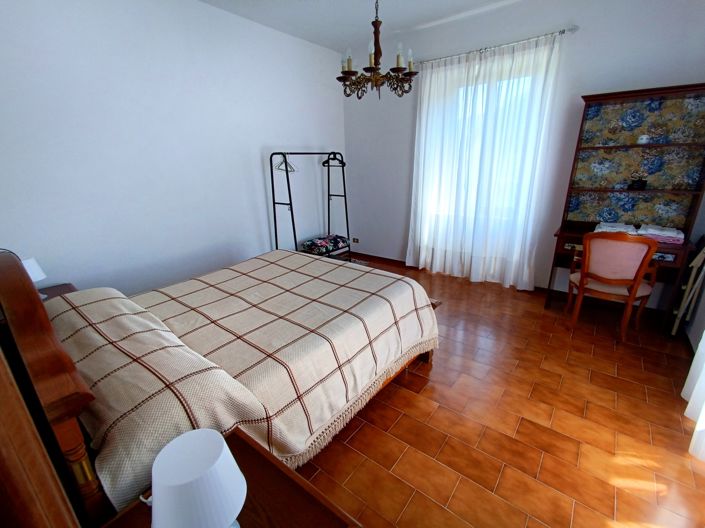 Image No.27-2 Bed House for sale