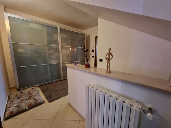 Image No.18-4 Bed House for sale