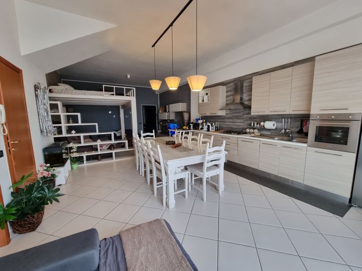 Image No.24-4 Bed House for sale