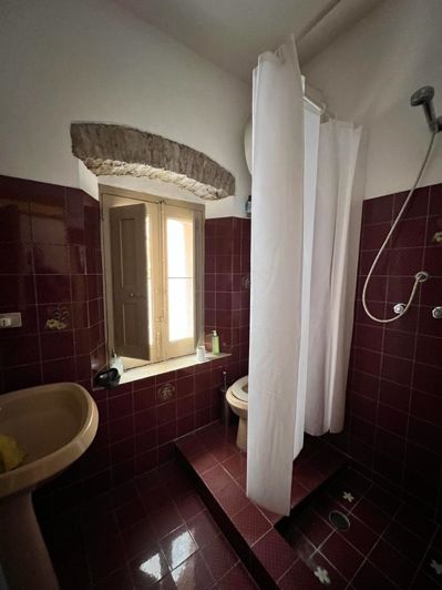 Image No.7-1 Bed House for sale