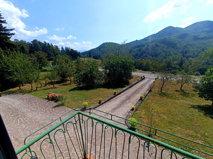 Image No.24-4 Bed House for sale