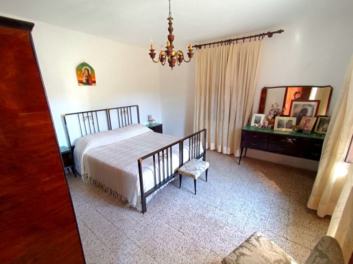 Image No.15-3 Bed House for sale