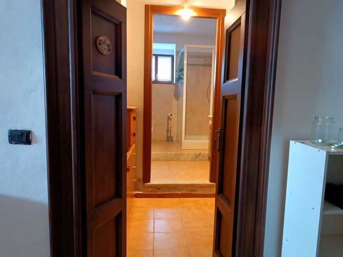 Image No.19-10 Bed House for sale