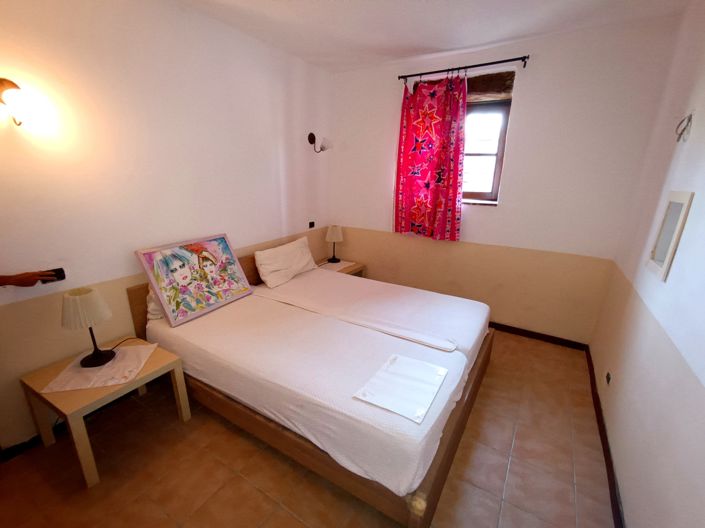 Image No.22-10 Bed House for sale