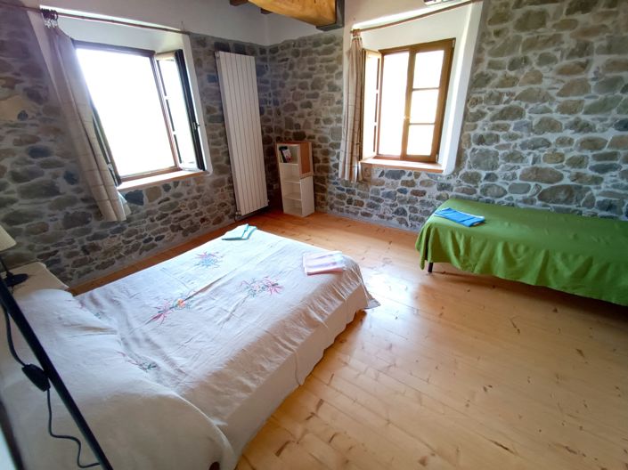 Image No.23-10 Bed House for sale