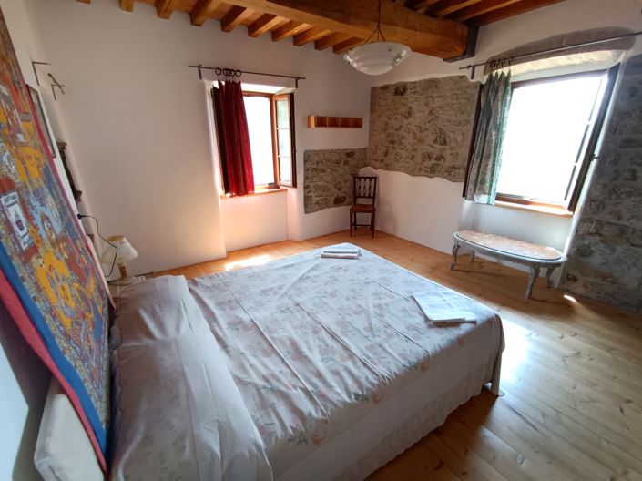 Image No.26-10 Bed House for sale