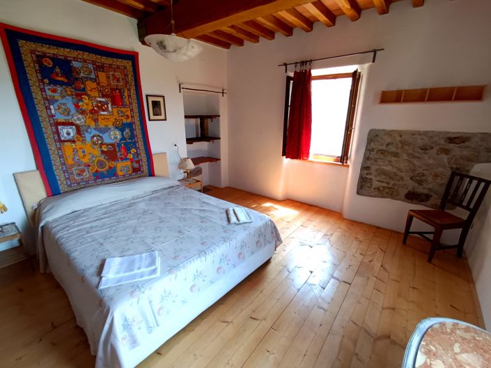 Image No.27-10 Bed House for sale