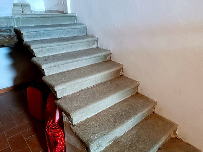 Image No.31-10 Bed House for sale