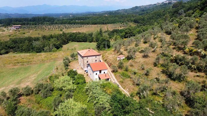 Image No.8-10 Bed House for sale