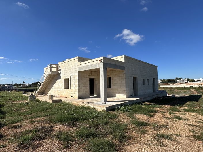 Image No.15-3 Bed House for sale