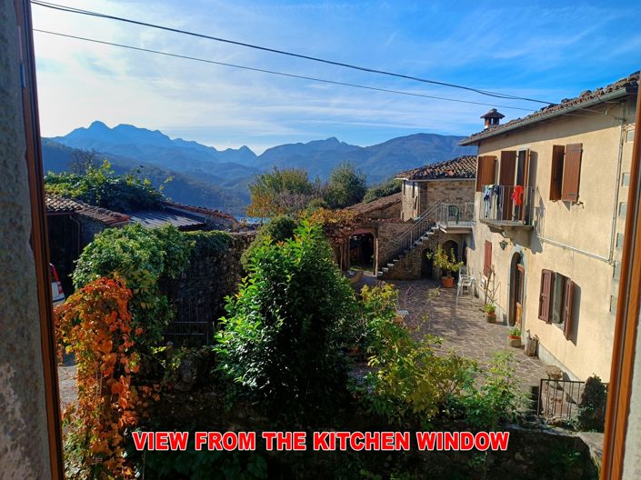 Image No.8-2 Bed House for sale