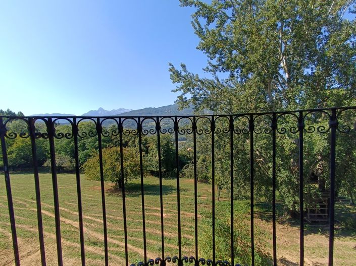 Image No.9-5 Bed House for sale