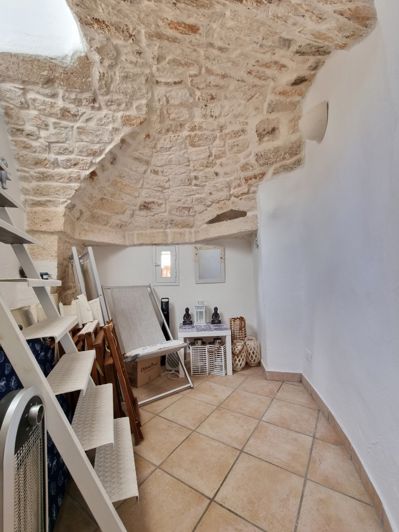 Image No.17-1 Bed House for sale