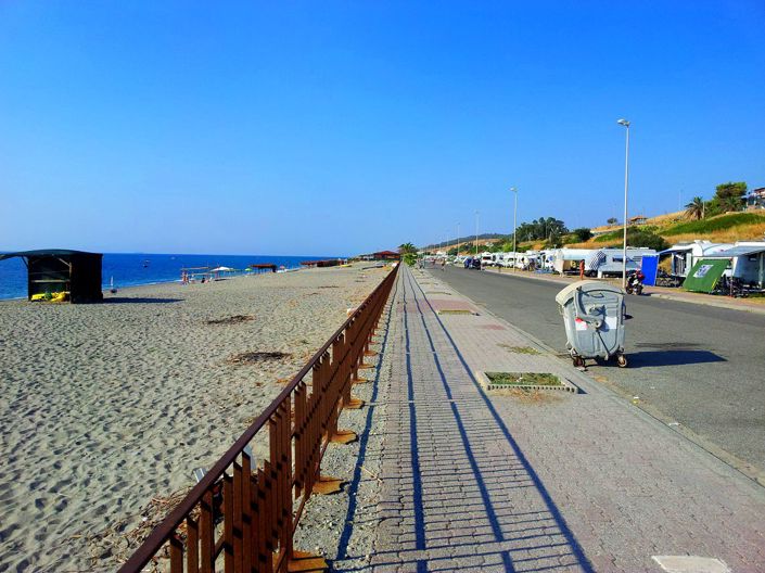 Image No.18-10 Bed House for sale