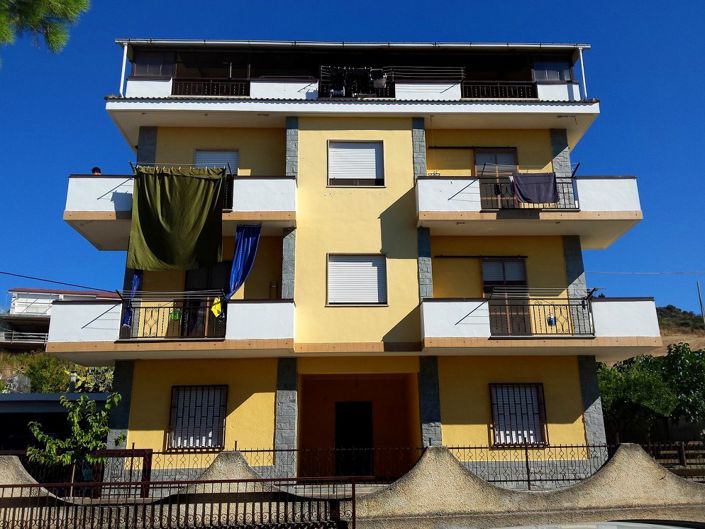 Image No.2-10 Bed House for sale