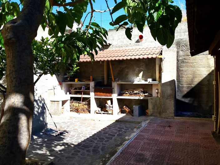 Image No.7-10 Bed House for sale