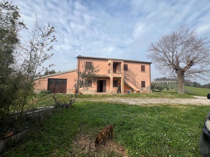 Image No.1-4 Bed House for sale