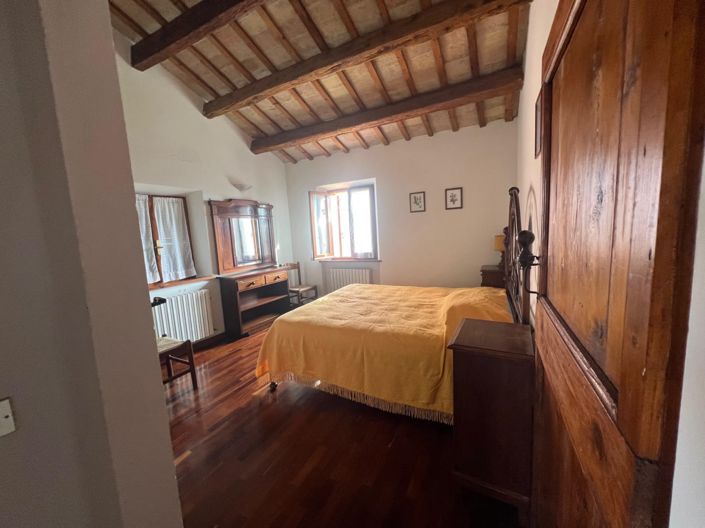 Image No.24-4 Bed House for sale