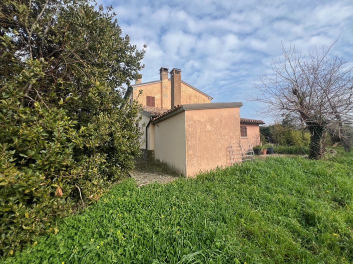 Image No.8-4 Bed House for sale