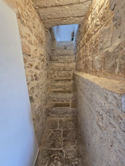 Image No.27-1 Bed House for sale