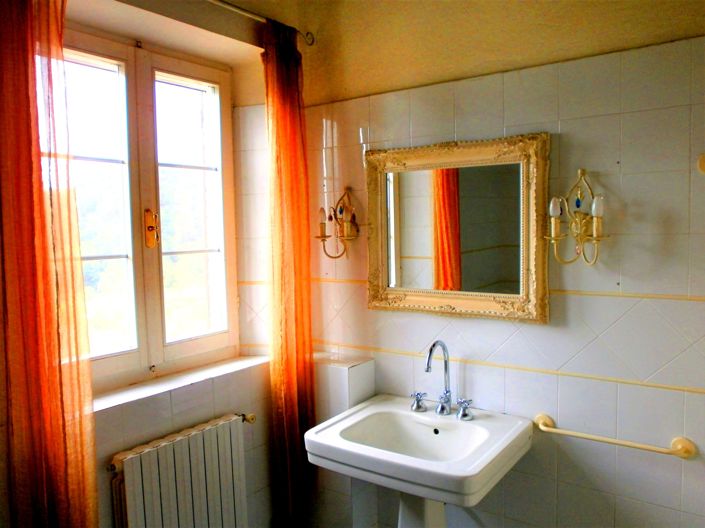 Image No.19-4 Bed House for sale