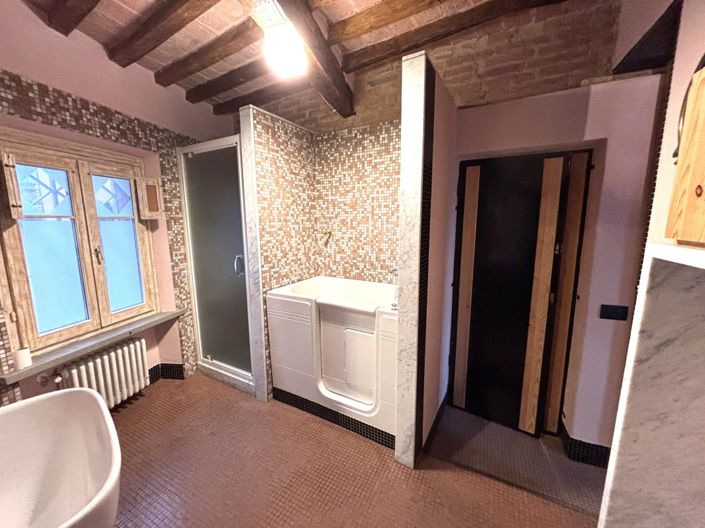 Image No.19-2 Bed House for sale