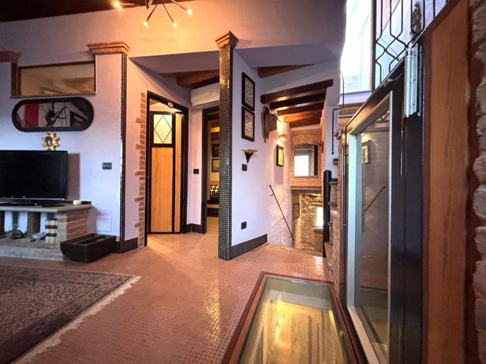 Image No.29-2 Bed House for sale