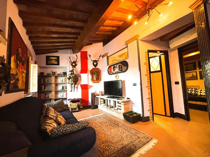 Image No.30-2 Bed House for sale