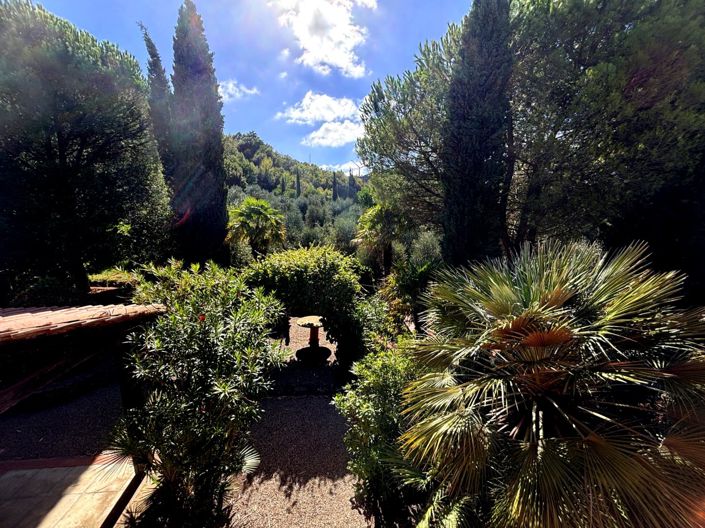 Image No.12-2 Bed House for sale