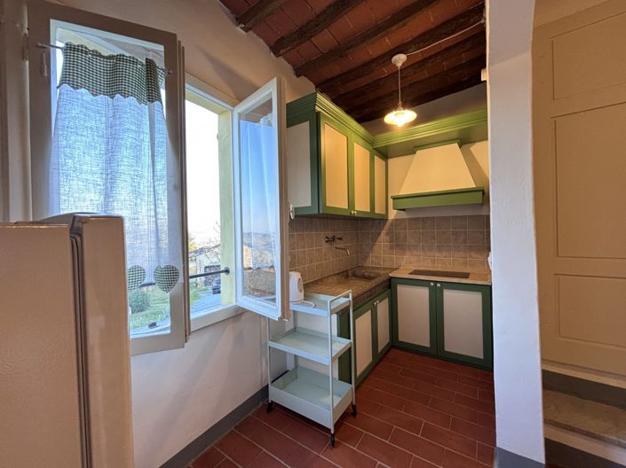 Image No.8-2 Bed House for sale