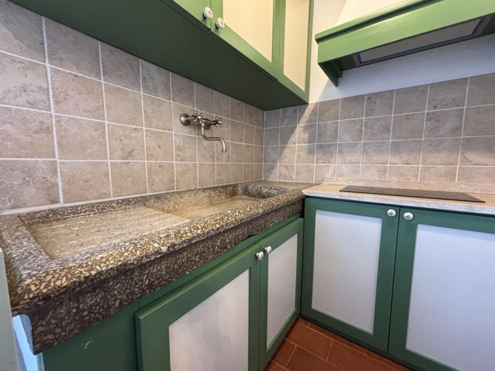 Image No.9-2 Bed House for sale