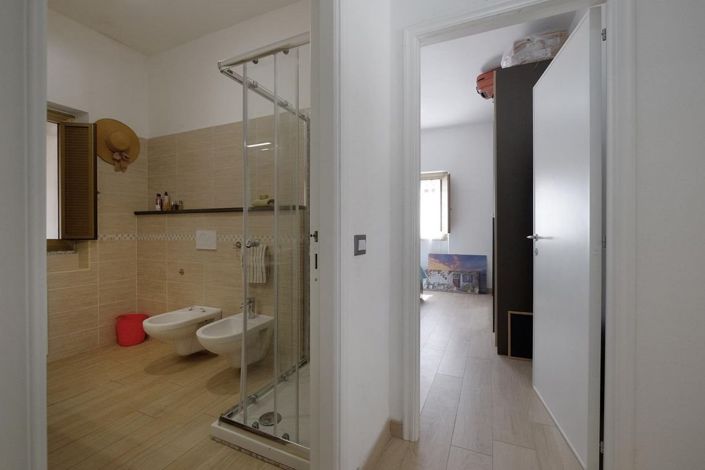 Image No.27-5 Bed House for sale