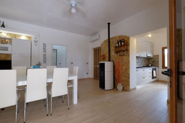 Image No.5-5 Bed House for sale