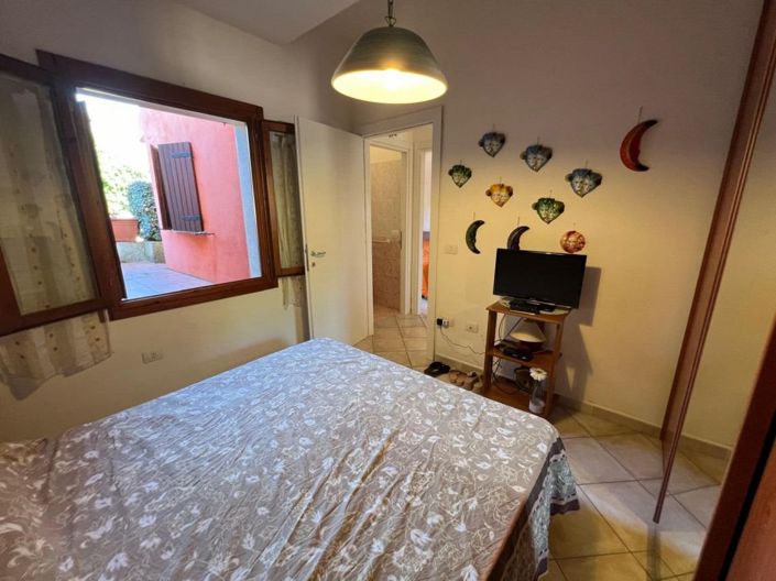 Image No.13-2 Bed House for sale