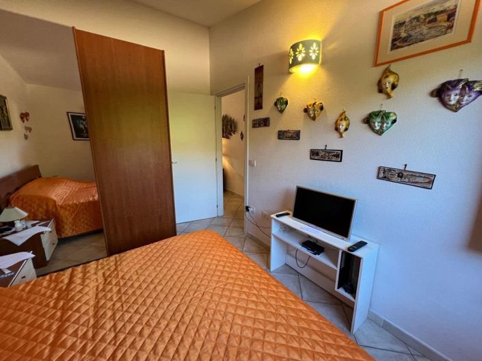 Image No.16-2 Bed House for sale