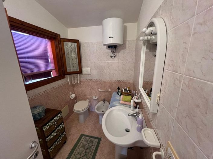 Image No.17-2 Bed House for sale